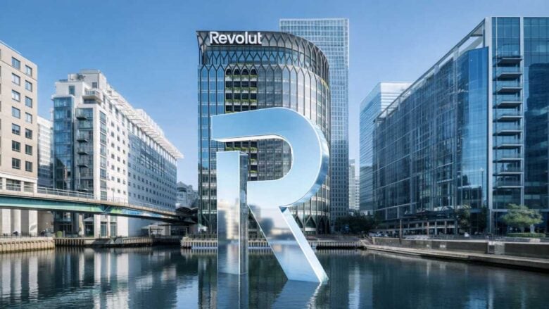 Revolut Launches UK Bank After Winning Full Regulatory Approval